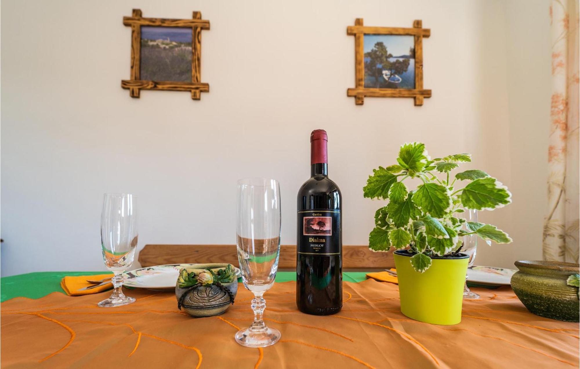 Beautiful Apartment In Krnica With Kitchen מראה חיצוני תמונה