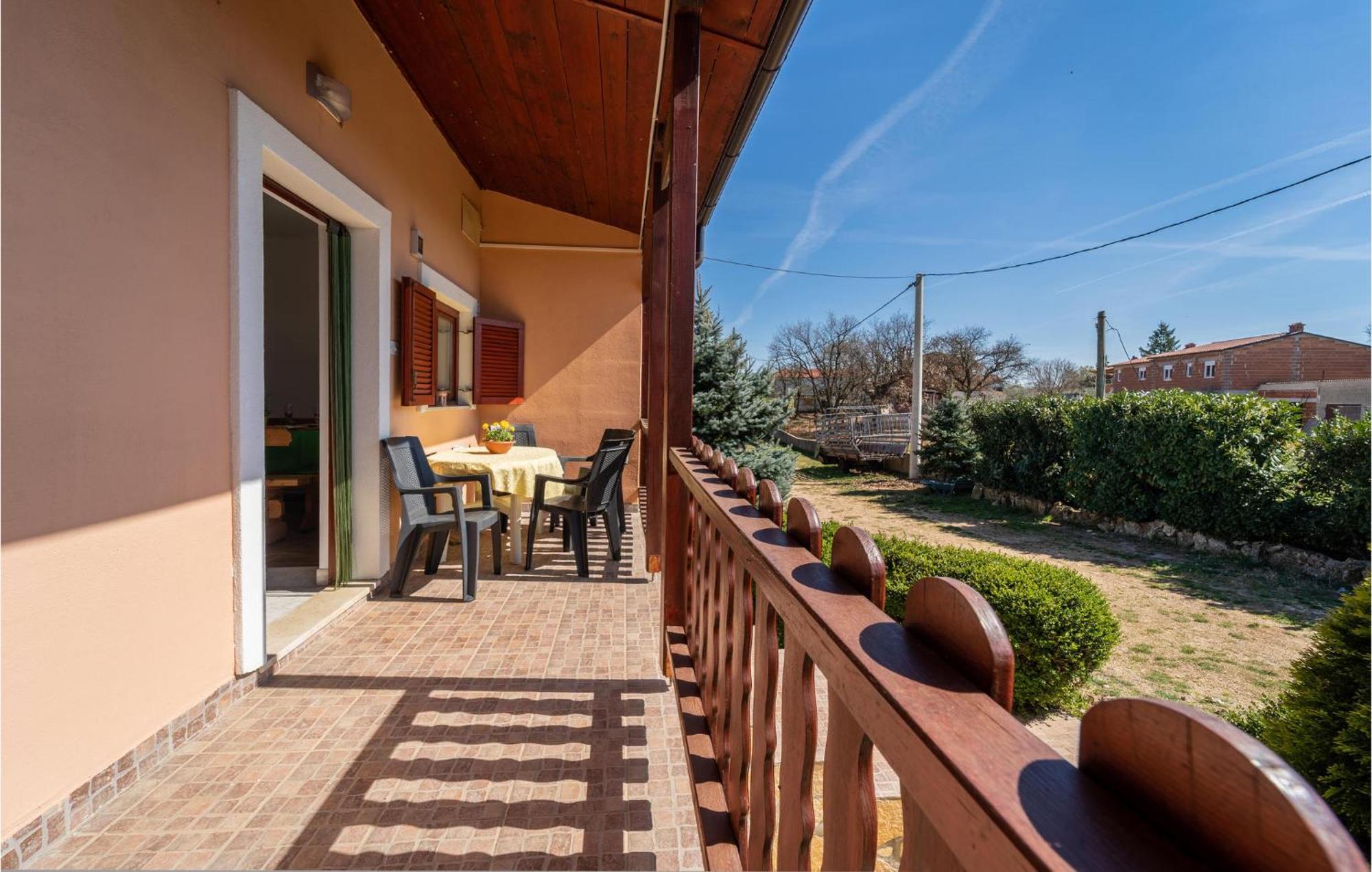 Beautiful Apartment In Krnica With Kitchen מראה חיצוני תמונה