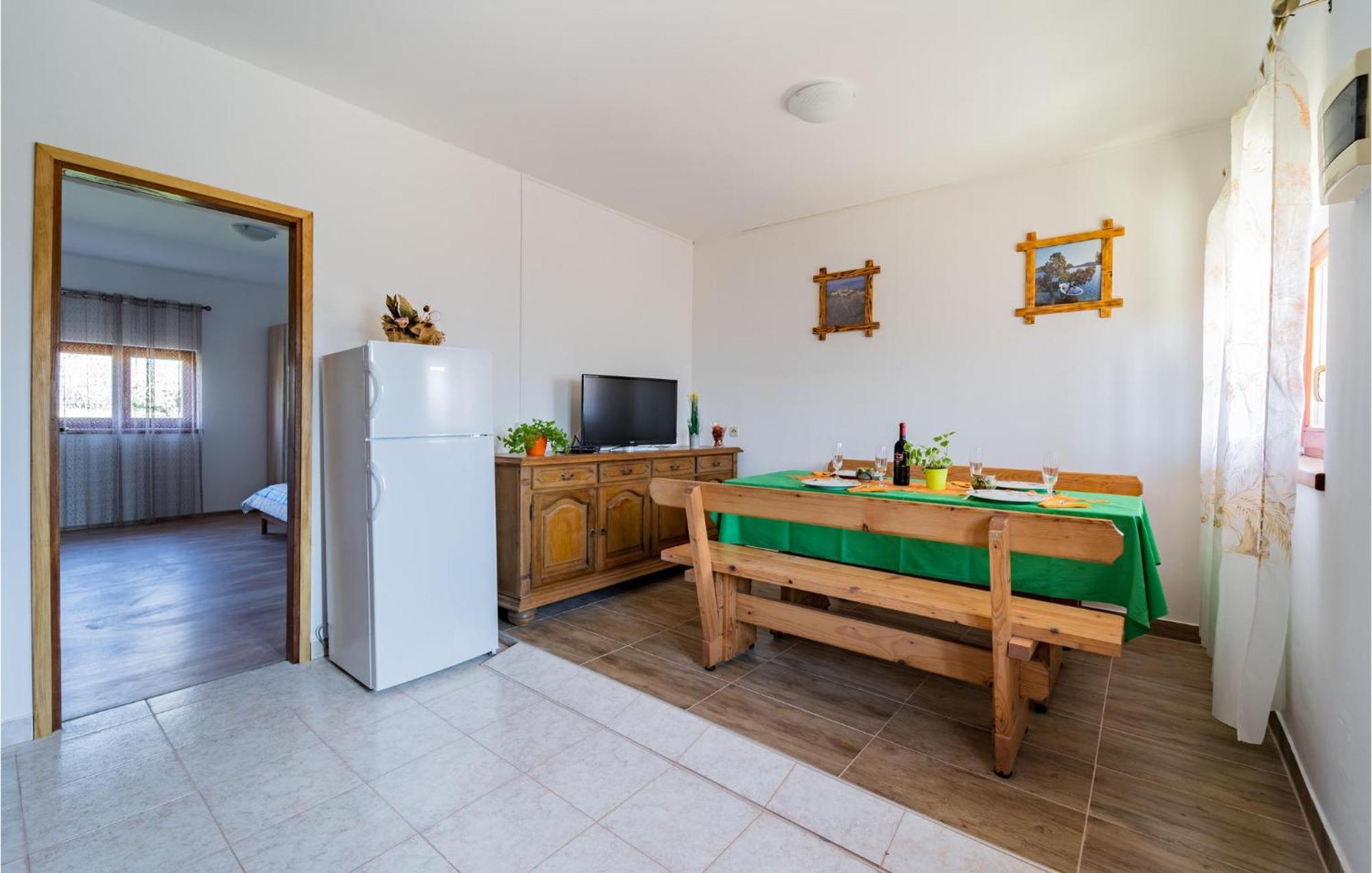 Beautiful Apartment In Krnica With Kitchen מראה חיצוני תמונה