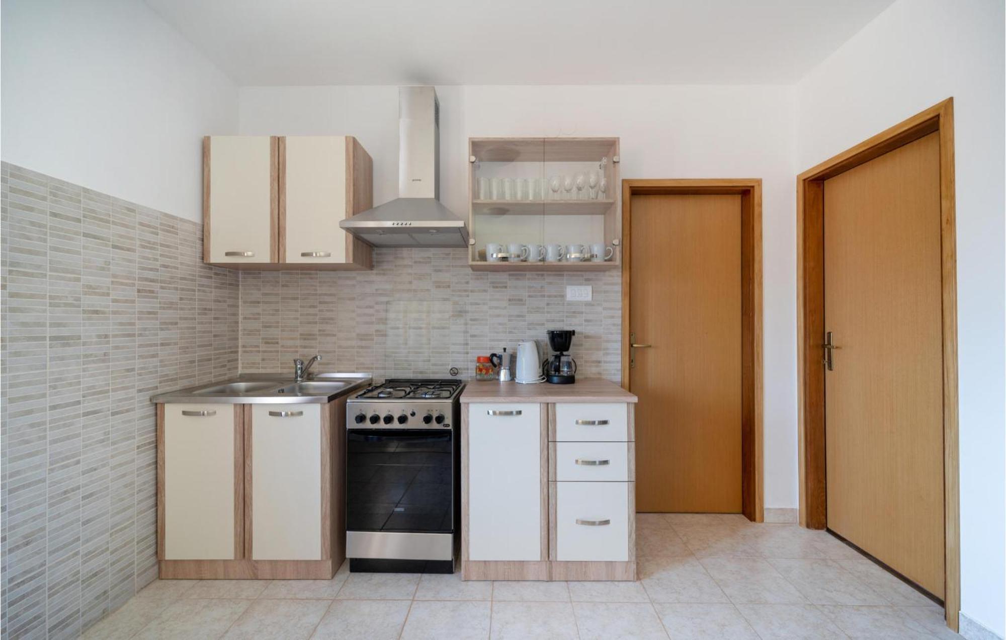 Beautiful Apartment In Krnica With Kitchen מראה חיצוני תמונה